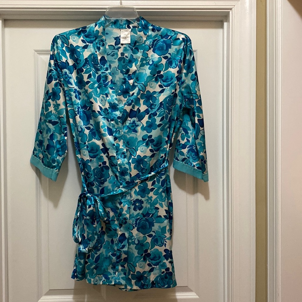 Liz Claiborne Silk Look Floral Tie Robe